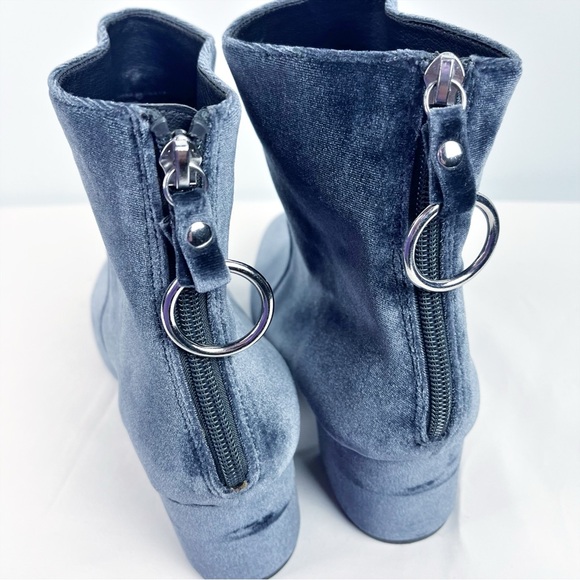 Urban Outfitters Harlow Blue Velvet O-Ring Heeled Ankle Boot Size 10 - Picture 11 of 13